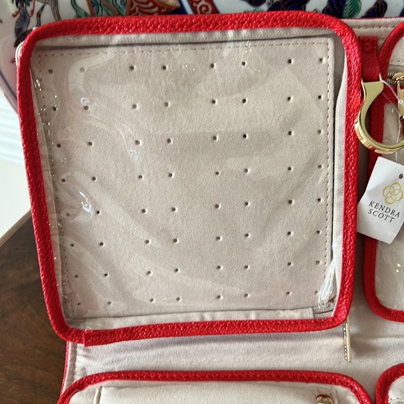 Kendra Scott Jet Set travel and jewelry folio - Picture 9 of 12